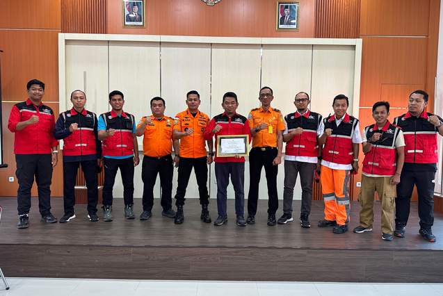 Dedikasi di Medan Ekstrem, TRC Semen Tonasa Diguyur Penghargaan Basarnas RI