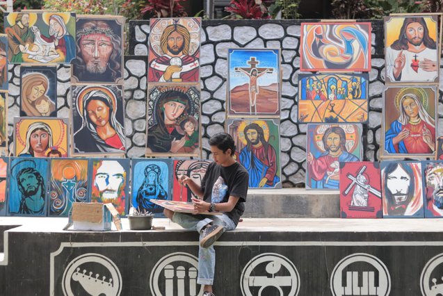 Chandrawan Saranga Pelukis Muda Toraja, Akan Lelang 40 Hasil Karyanya Untuk Pembangunan Gereja